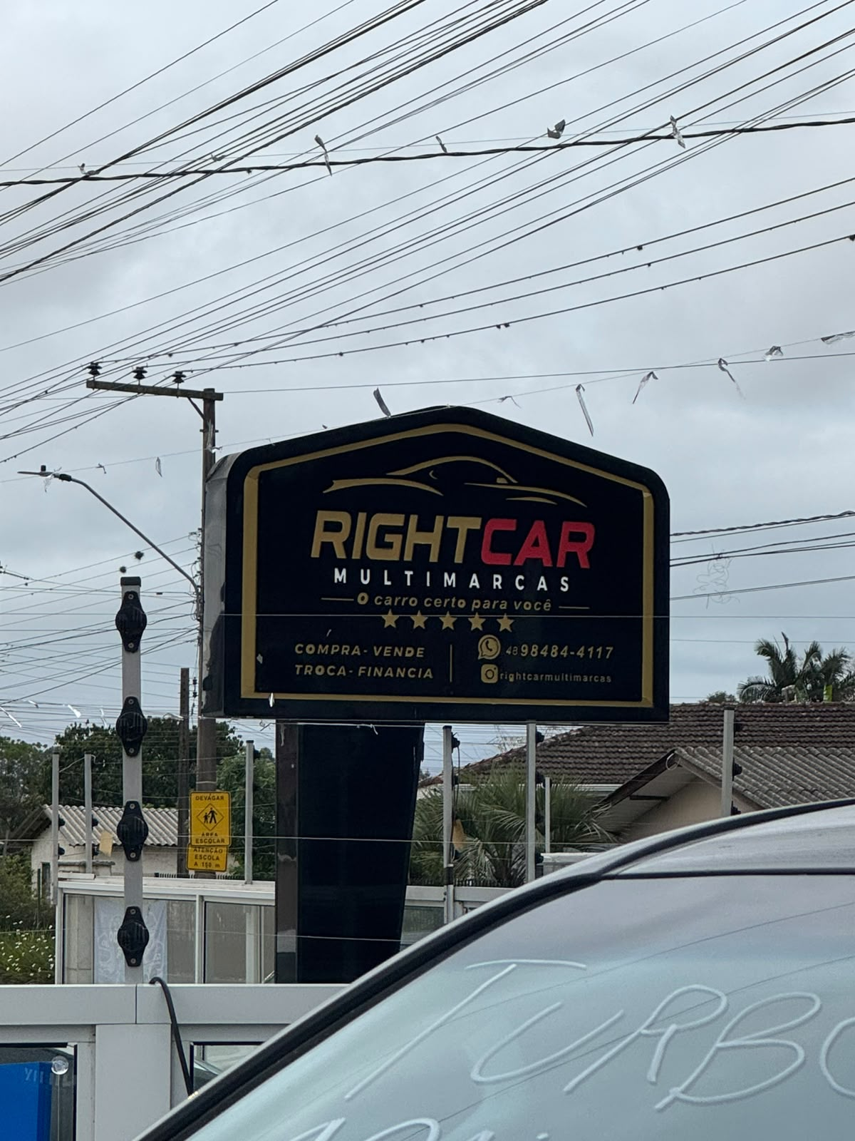 Placa da Right Car Multimarcas